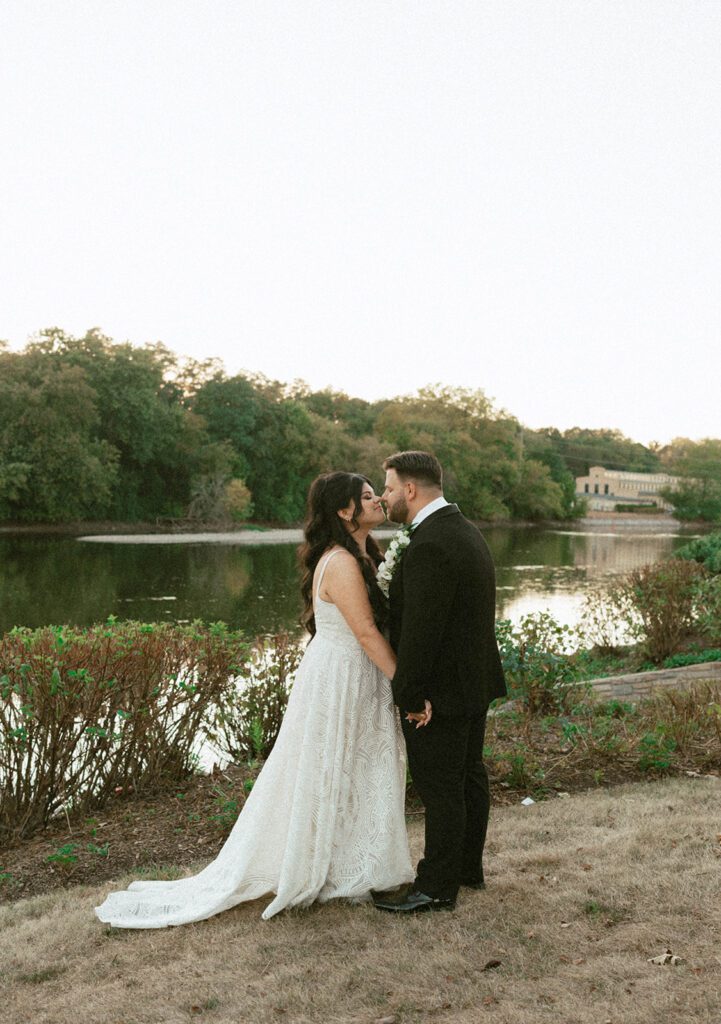 A Photographer’s Guide to Getting Married in Chicago: What Season Is Right for You?