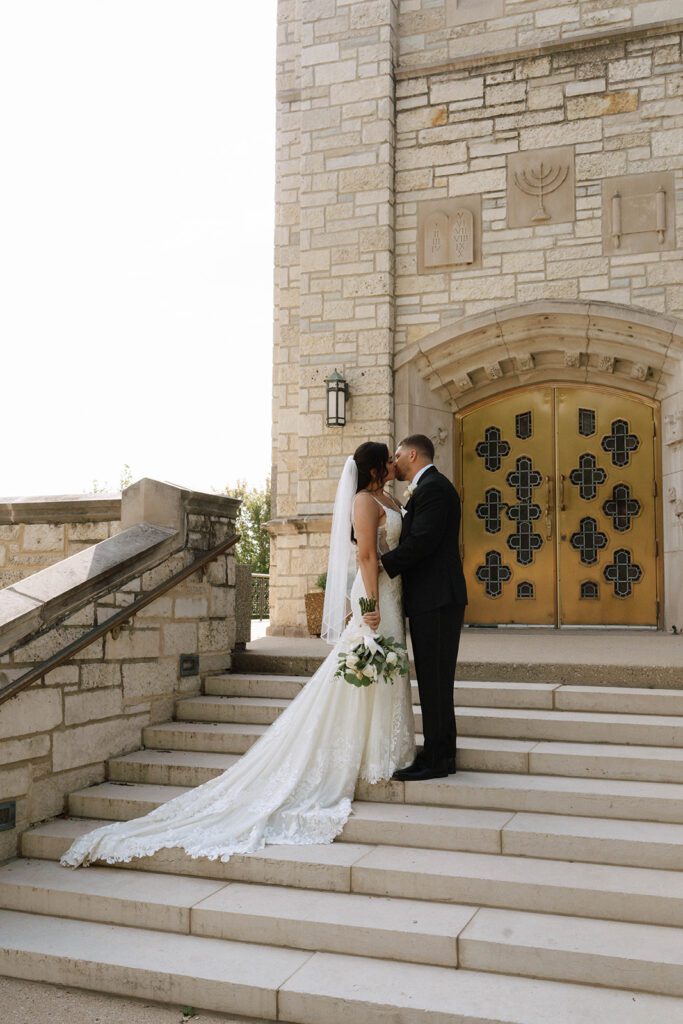 golden hour bridal portraits in chicago