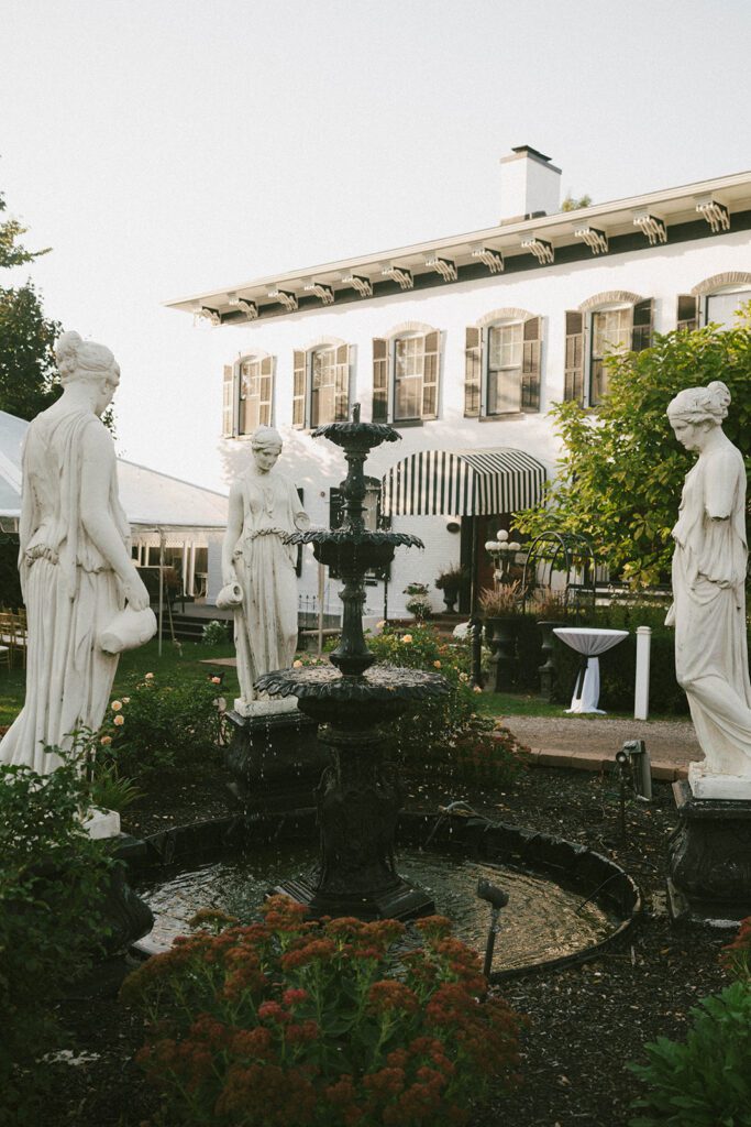 Why Maxwell Mansion Hotel is the Dreamiest Lake Geneva Wedding Venue