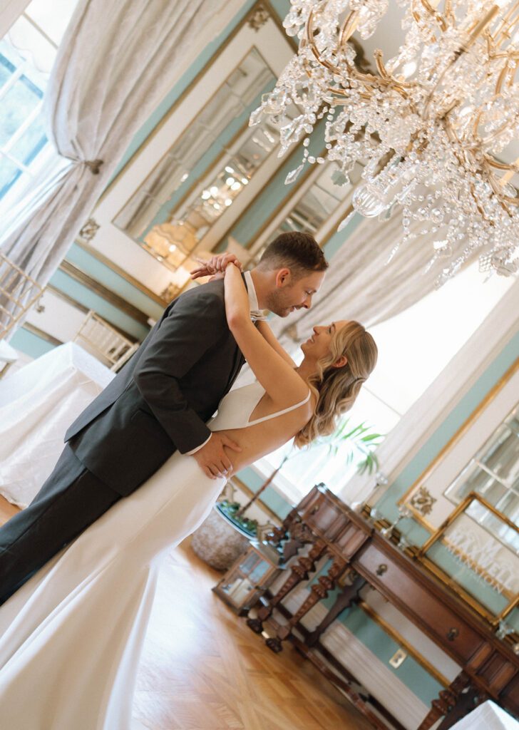 Why Maxwell Mansion Hotel is the Dreamiest Lake Geneva Wedding Venue