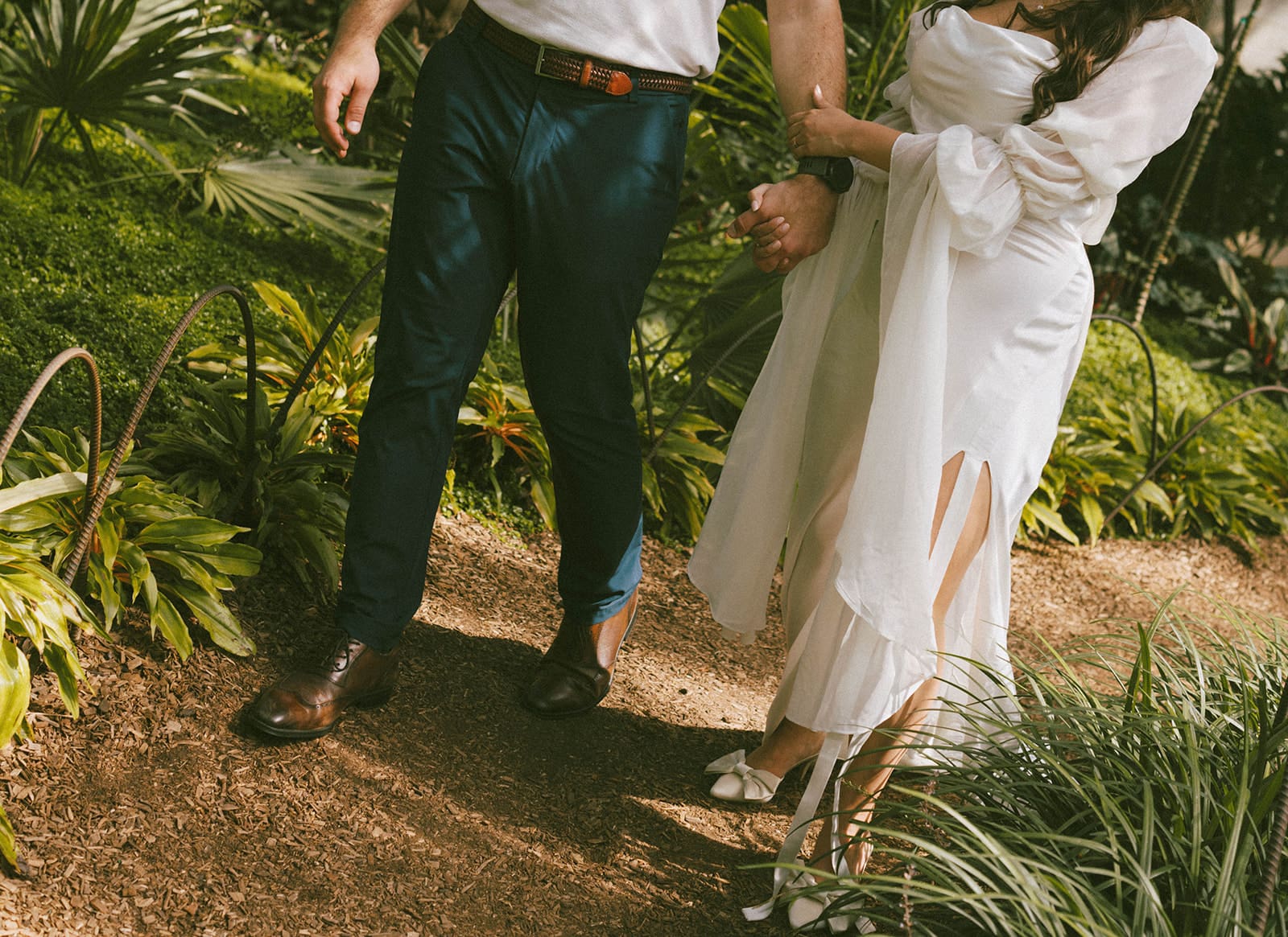 A couple's spring engagement photoshoot outfits